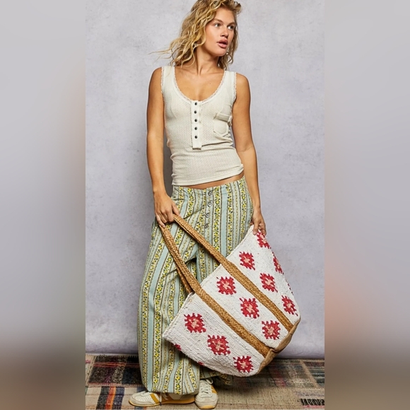 #1318 POL Sun-washed Red Bloom Totebag - Picture 3 of 5